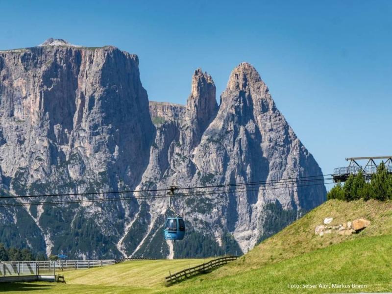 bergbahn-auf-seiseralm-mit-schlern---markus-braun-4