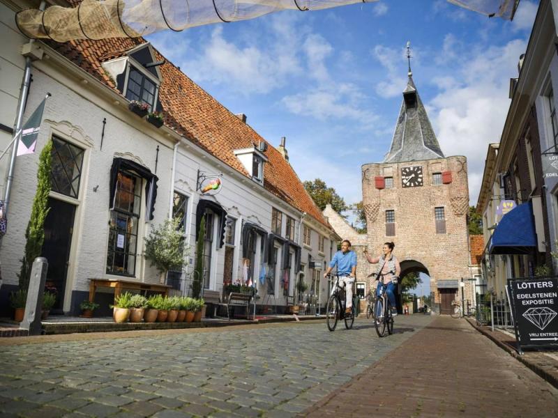 elburg-vischpoort-fietsers-1-marketingoost-fotograaf-gijs-versteeg-(1)-4